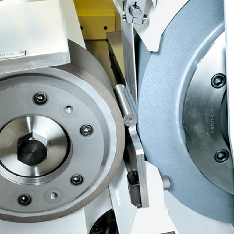 PINS GRINDING , CENTRELESS GRINDING