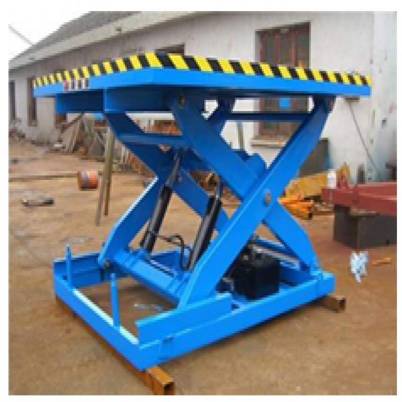 SCISSOR LIFT